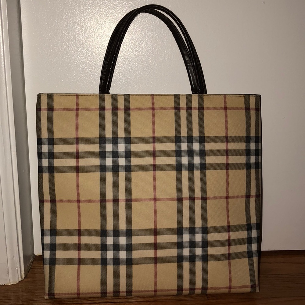 Burberry purse - Picture 2 of 4